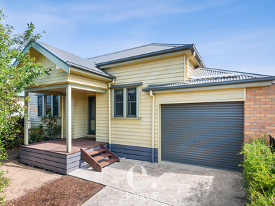 1 / 9 Crows Road, Belmont