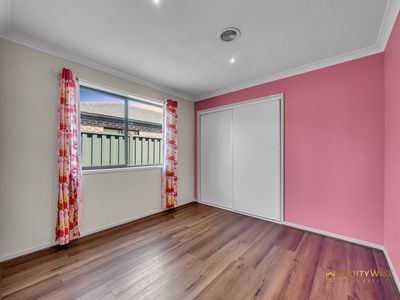 7 Bush Street, Manor Lakes