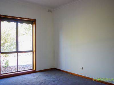 1 / 4 Searle Street, Horsham