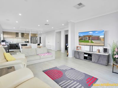 6 Cobham Rise, Maddingley
