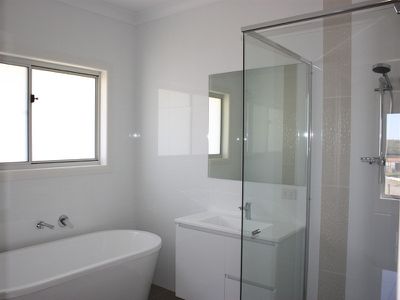 24 Isabella Parade, Forster
