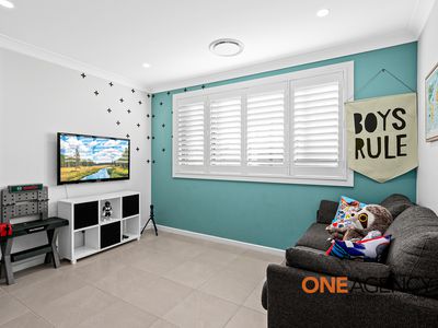 22 Honeybee Crescent, Calderwood