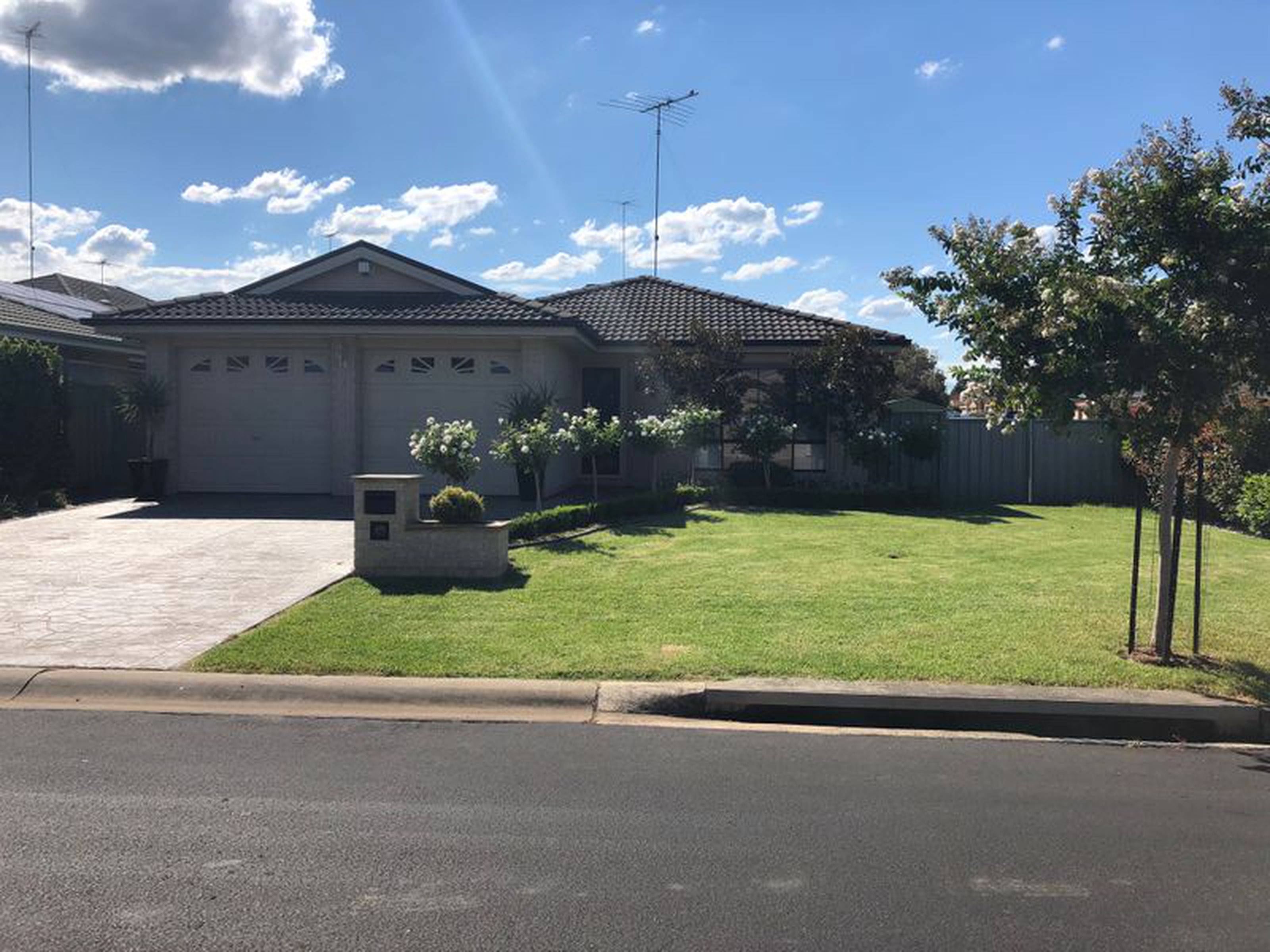 5 Talara Avenue, GLENMORE PARK