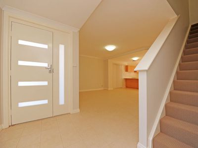 8B Keenan Street, Kalgoorlie