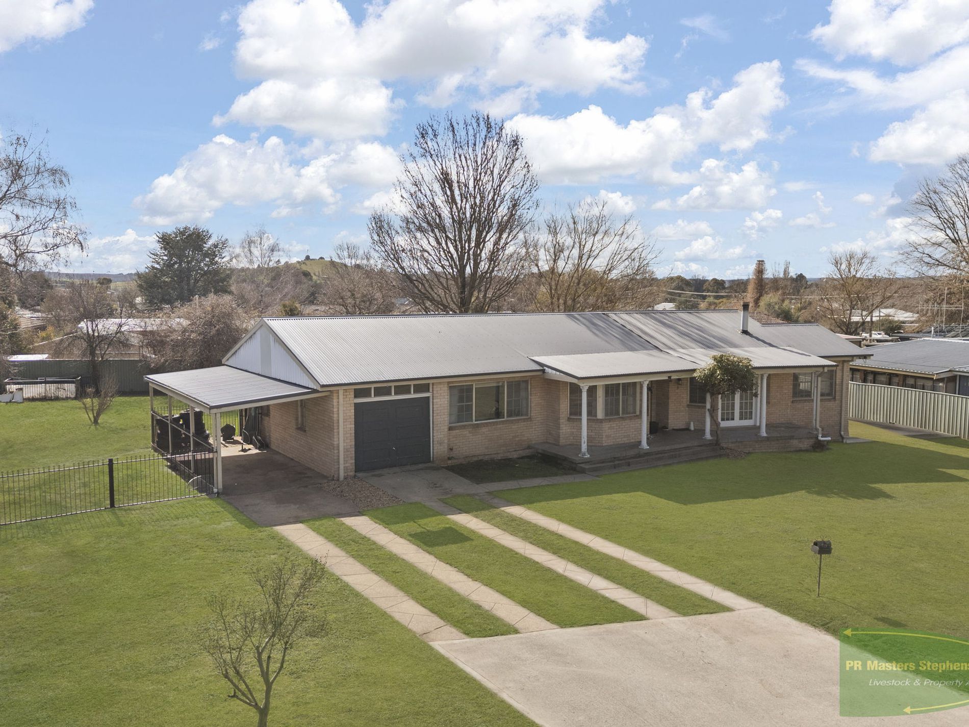 8 Rowlands Street, Blayney