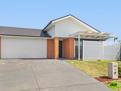 15 Violet Road, Hamlyn Terrace