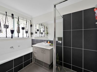 15 Banner Court, Branyan