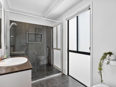 153 Happy Jack Drive, Bellbird Park