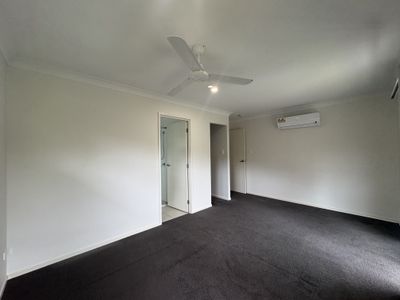 2 / 1 Goal Crescent, Griffin