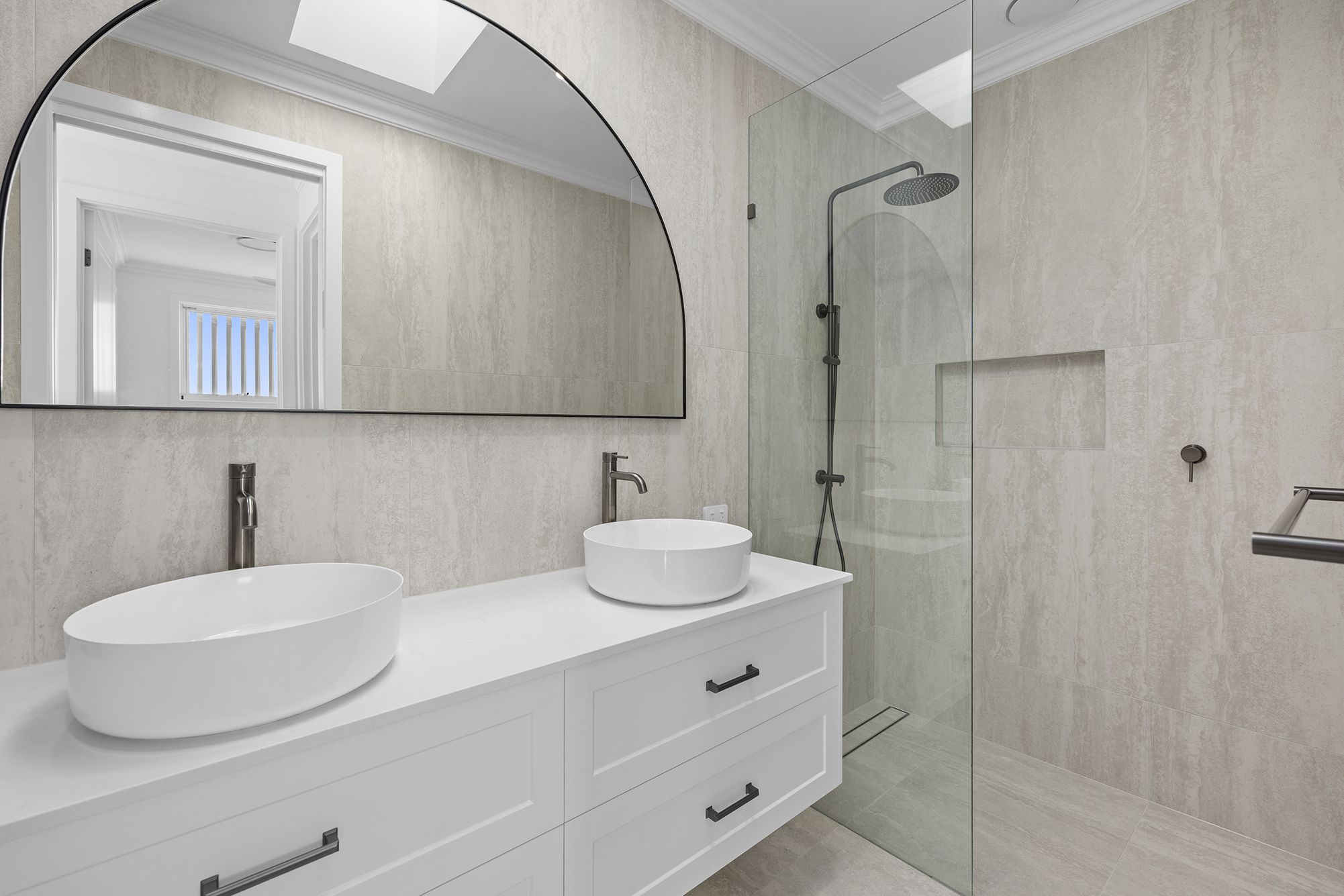 2 / 14 Victor Avenue, Paradise Point