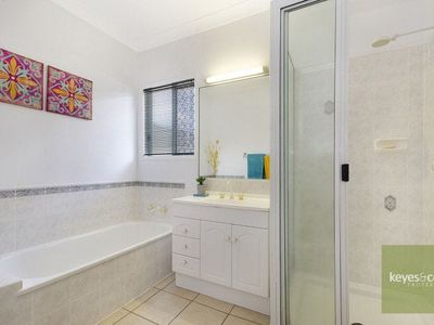 10 White Beech Court, Douglas