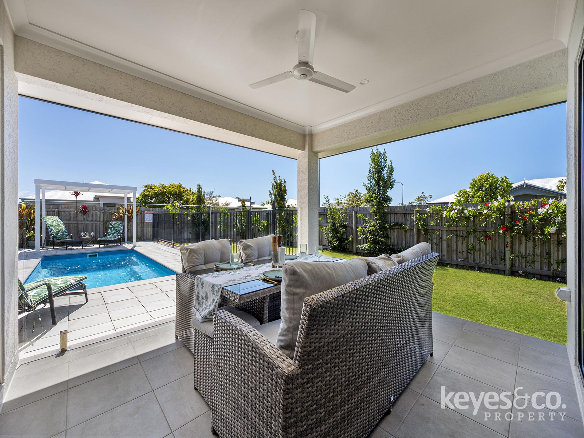 2 Coolamon Street, Mount Low