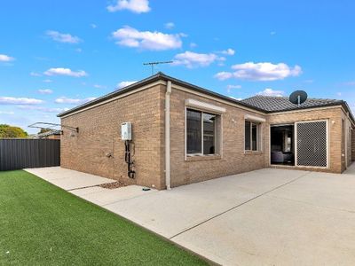 12 Clematis Crescent, Manor Lakes