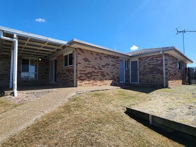 8 Iroquois Court, Brassall