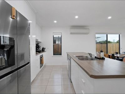 6 Lugano Mews, Andergrove