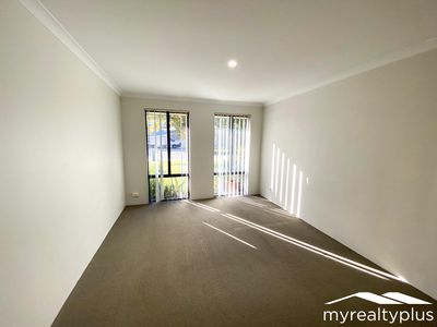 39 Hinchinbrook Avenue, Ridgewood