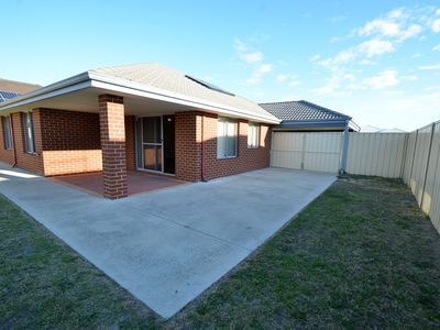 48 Glasgow Way, Seville Grove