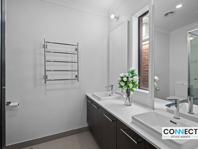 21 Dewhurst Circuit, Cranbourne East