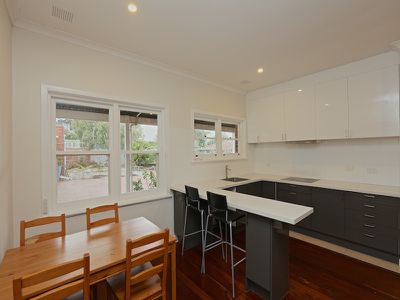 8 Shearn Crescent, Doubleview