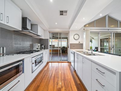 6 Wisely Court, Aubin Grove