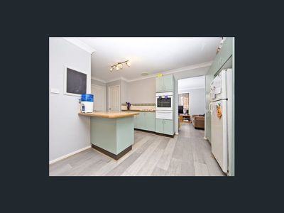 2 / 26 Yachtsman Crescent, Salamander Bay