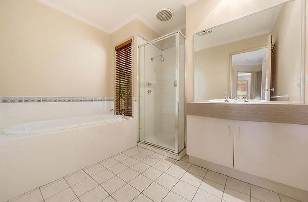 5 Petre Court, Roxburgh Park