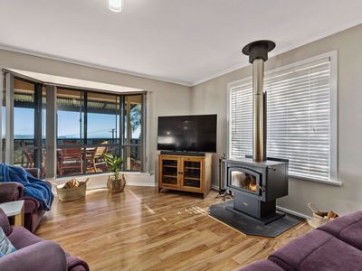 11 Seaview Crescent, Normanville