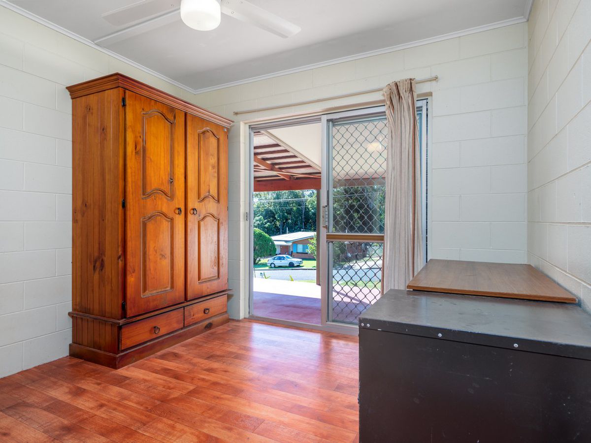 8 DANBULLA CRESCENT, Atherton