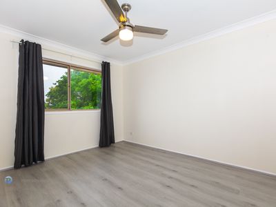 1 / 8 Hialeah Crescent, Helensvale