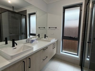 4 Oakbank Circuit, Burpengary East