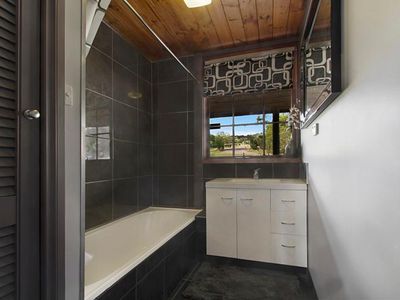 225 North Harcourt Road, Harcourt North