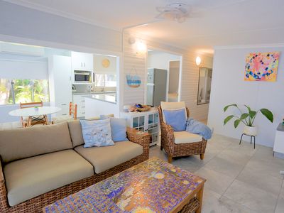 402 / 760 Scenic Highway, Kinka Beach