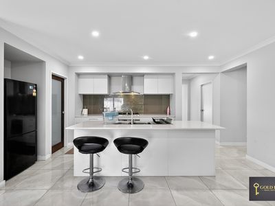 39 Kangaroo Crescent, Aintree