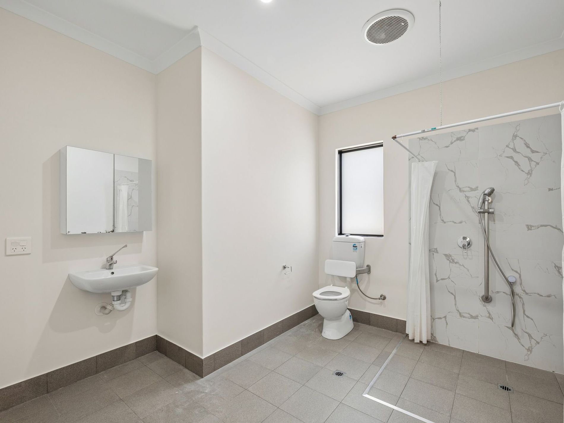 8B Stanmore Ct, Lynwood