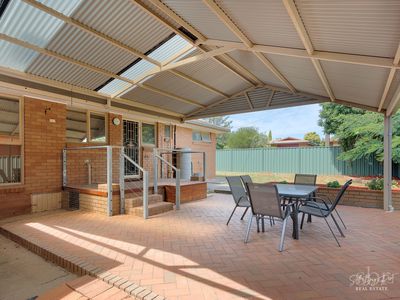 2 / 108 HUONS HILL ROAD, Wodonga