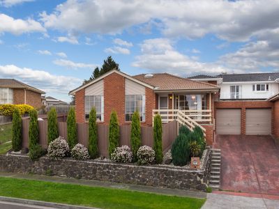 2 / 11 LAMBERT COURT, Endeavour Hills