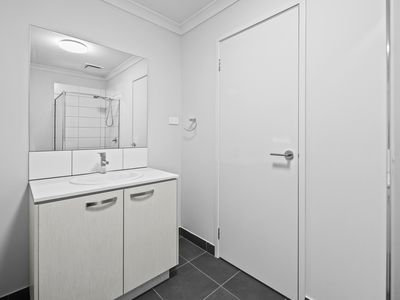 33 Burford Way, Cranbourne North
