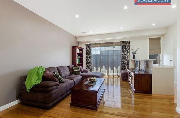 34 Centennial Park Drive, Craigieburn