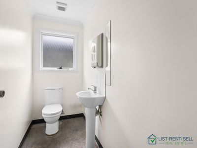 8 Atlanta Place, Casula