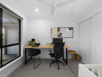 5 Eggleton Place, Wakerley