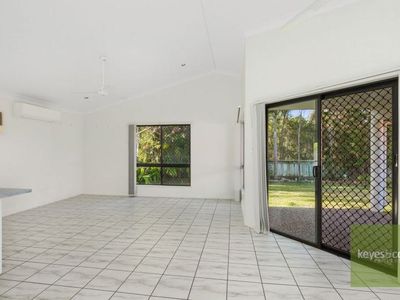 26 Honeyeater Circuit, Douglas