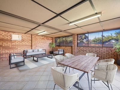 6 Lessing Place, South Lake