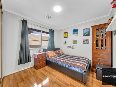 7 Loddon Court, Werribee