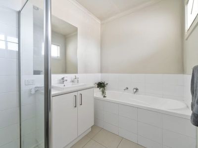 16 / 106 Broderick Road, Carrum Downs