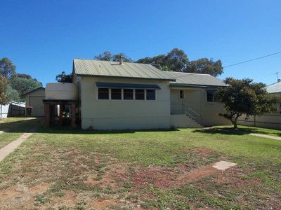 16 Railway Parade, Molong