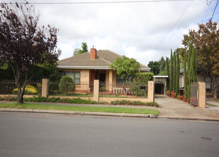 9 Balmoral Avenue, North Brighton