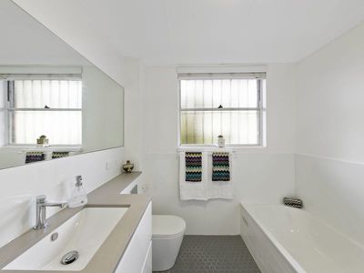 8 / 211-221 Old South Head Road, Bondi