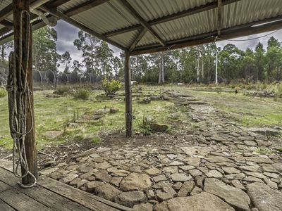 170 Russell Road, Lonnavale