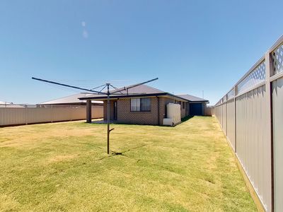 129 Champagne Drive, Dubbo