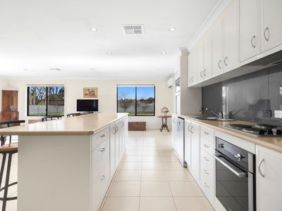 10 Tait Street, Crookwell